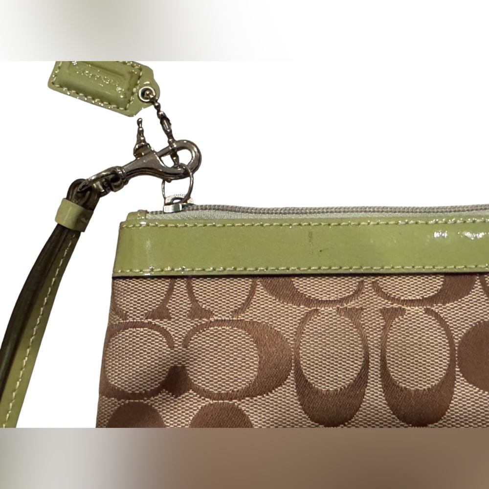Vintage Coach Wristlet 💚 - Picture 4 of 6